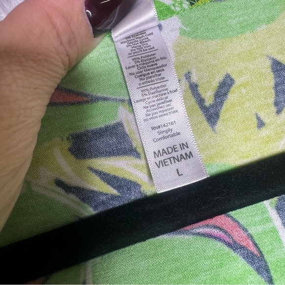 LuLaRoe Classic Tee Shirt Disney MUPPETS Kermit the Frog Size Large - Picture 4 of 5